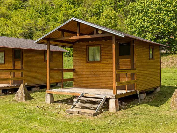 Ubytování vranovská přehrada - Camp Bítov - Chatky čtyřlůžkové (jednopodlažní)